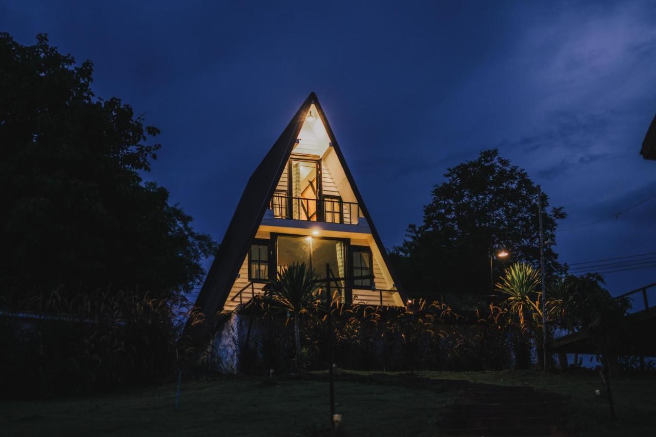 Nang Non Camping Ville นางนอนแค้มป์ปิ้งวิลล์ Mae Sai Exterior foto